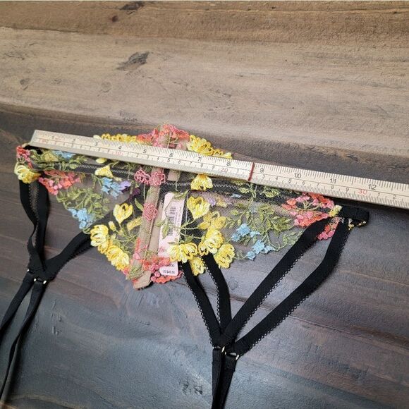 Victoria's Secret Multi Embroidery Garter  Lace Floral Pink Yellow Black Size XS - Picture 4 of 8